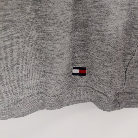 Tommy Hilfiger Men's Casual Gray T-shirt Size Small Versatile - Picture 2 of 8